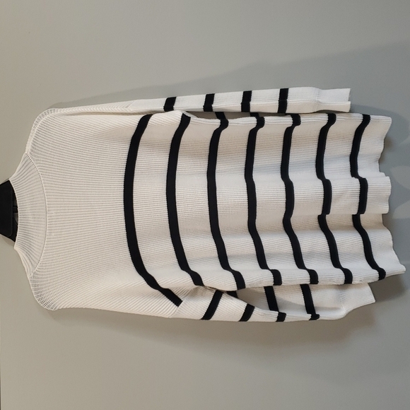 NWT Calvin Klein striped sweater - Picture 5 of 8